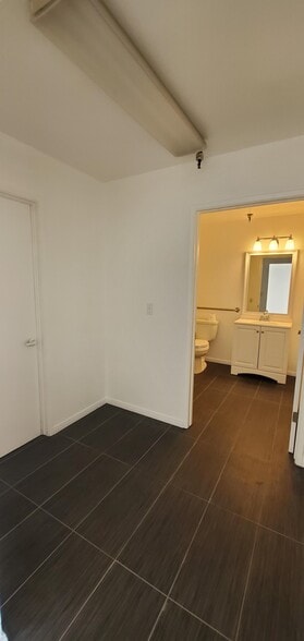 More Photos Of 1305 E Saint Gertrude Pl, Santa Ana Warehouse For Lease