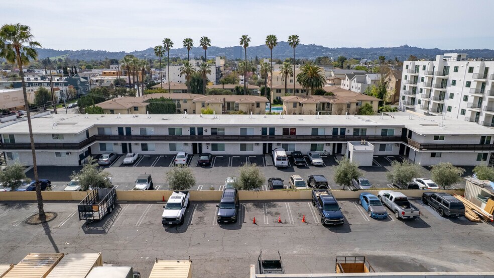 More Photos Of 5331 Cahuenga Blvd, North Hollywood Apartments For Sale