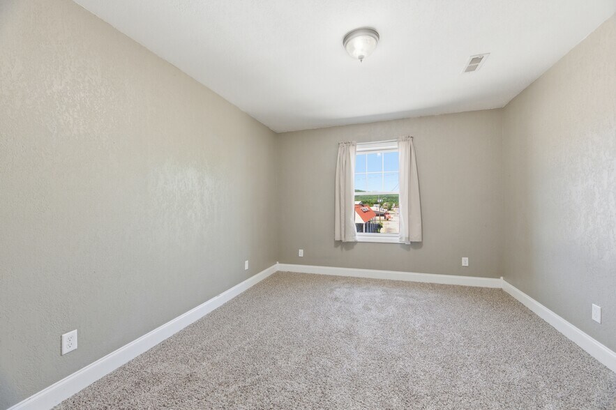 More Photos Of 3251 Main St, Pikeville Specialty For Sale