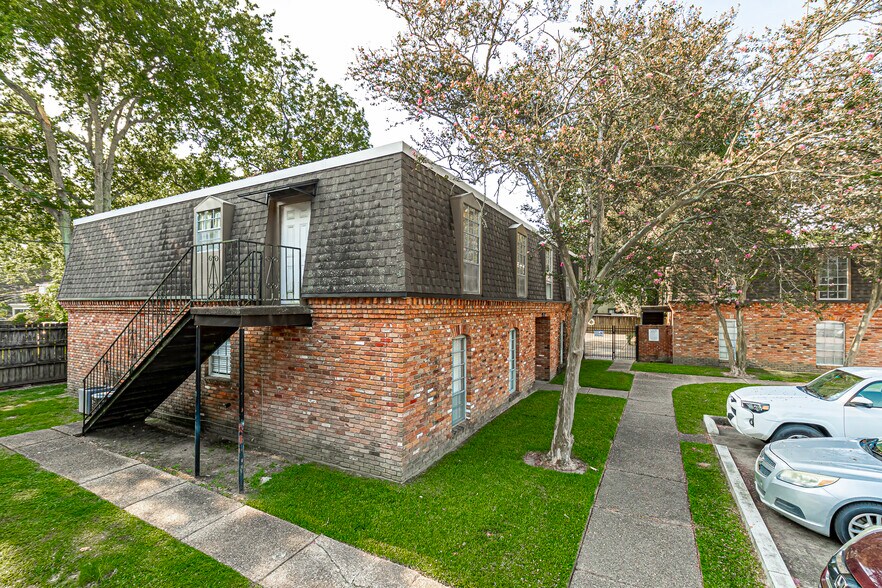 More Photos Of 901 Saint Rose Ave, Baton Rouge Apartments For Sale