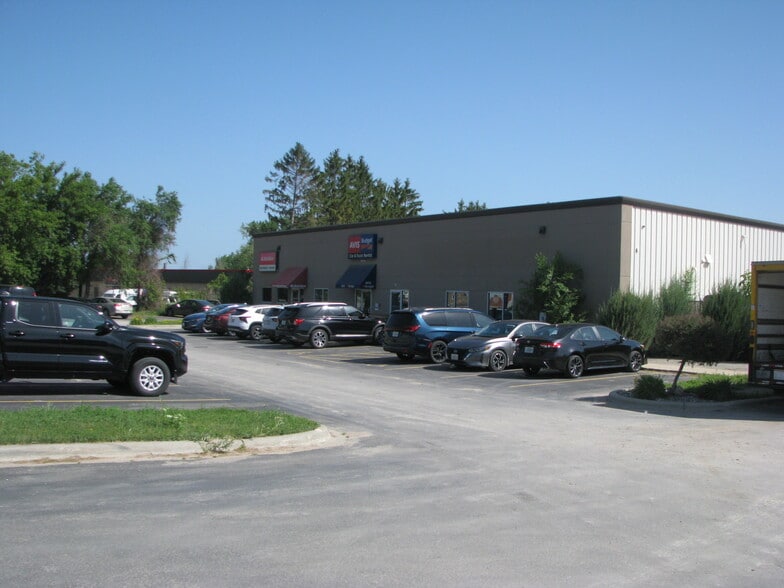 More Photos Of 1752 Velp Ave, Howard General Retail For Lease