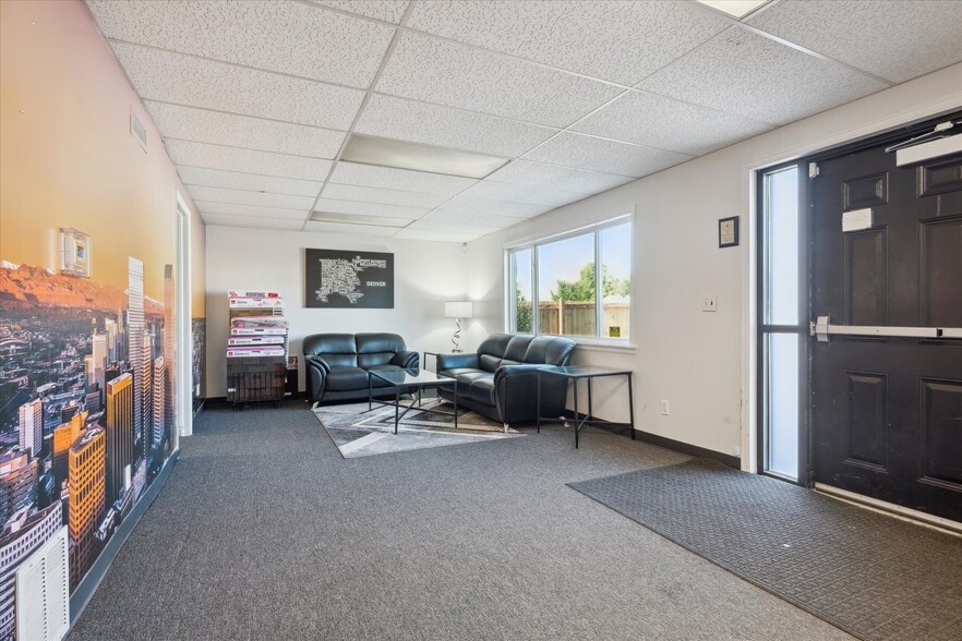 More Photos Of 1050 S Quitman St, Denver Showroom For Sale