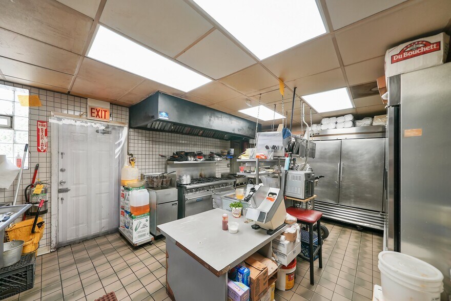 More Photos Of 5772 S Archer Ave, Chicago General Retail For Sale