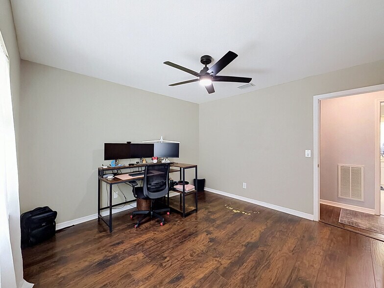 More Photos Of 26311 Willow St, Brooksville Specialty For Sale