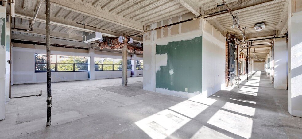 More Photos Of 66 Hurlbut St, Pasadena Medical For Lease