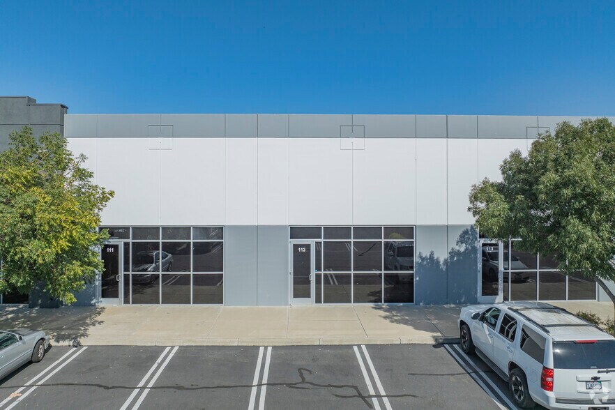 More Photos Of 280 E Larch Rd, Tracy Warehouse For Lease