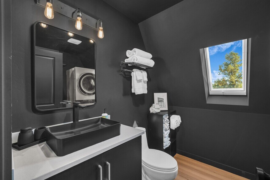 More Photos Of 360 Overlook ln, Glendale Specialty For Sale