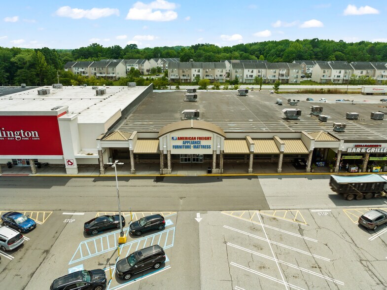 More Photos Of 91-290 University Plz, Newark Unknown For Lease