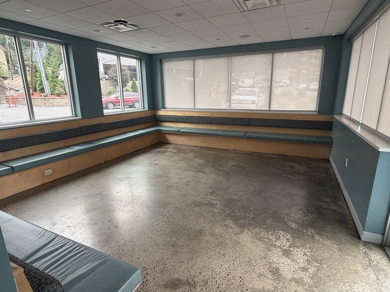 More Photos Of 1141 Revere Beach Pky, Revere Restaurant For Lease