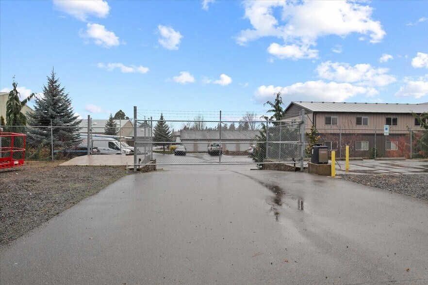 More Photos Of 1410 S Township Rd, Canby Warehouse For Sale