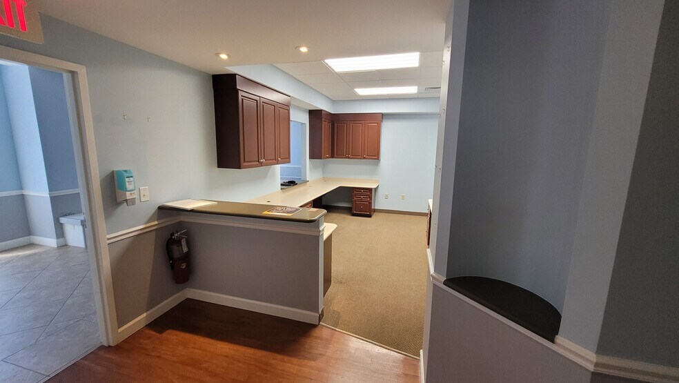 More Photos Of 1680 S Central Blvd, Jupiter Medical For Lease