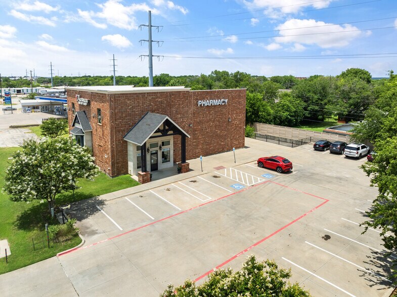 More Photos Of 207 E Byron Nelson Blvd, Roanoke Storefront Retail Office For Sale