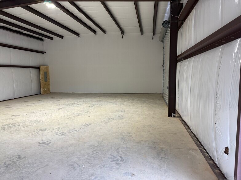 More Photos Of 269 General Patton Ave, Mandeville Warehouse For Lease