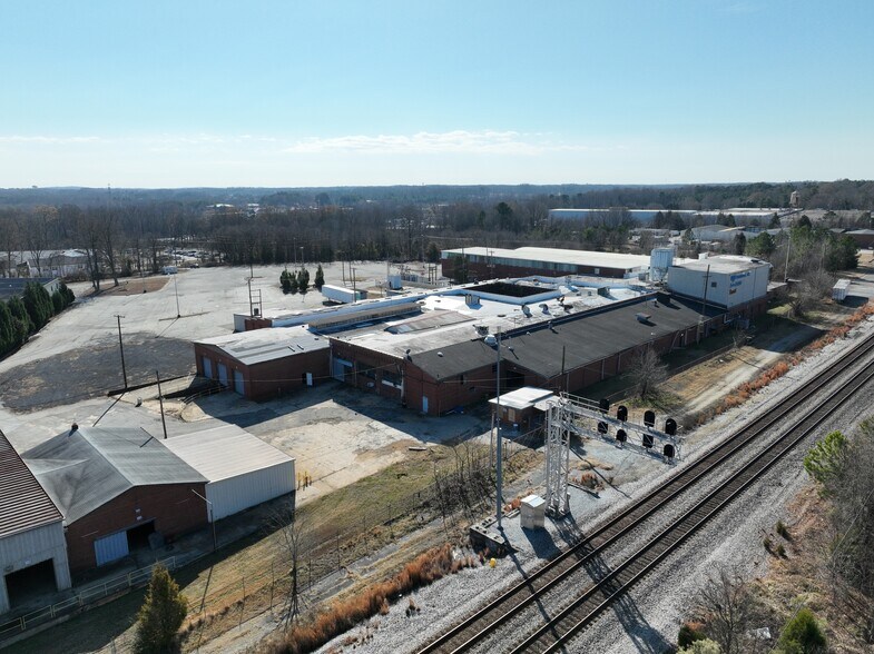 More Photos Of 110 Thermoid Way, Salisbury Manufacturing For Sale