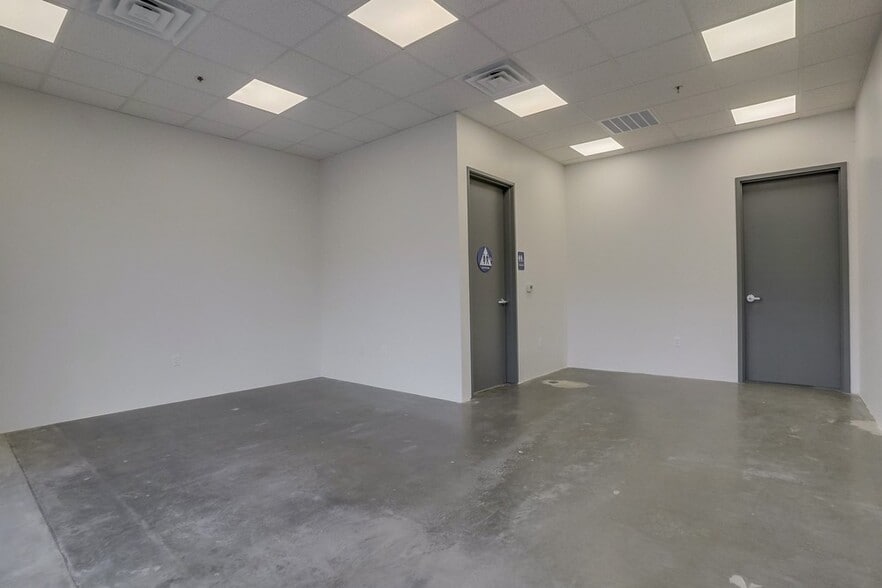 More Photos Of 238-256 W Chestnut Ave, Monrovia Warehouse For Lease