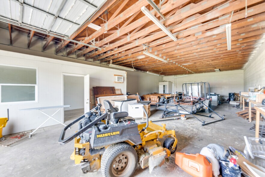 More Photos Of 3559 Veronica S Shoemaker Blvd, Fort Myers Warehouse For Sale