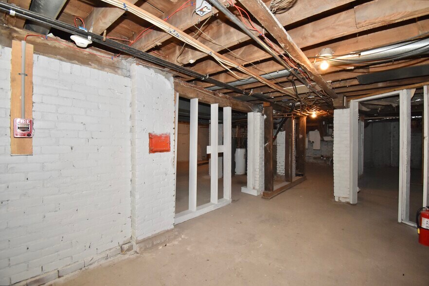 More Photos Of 855 Liberty St, Springfield Apartments For Sale