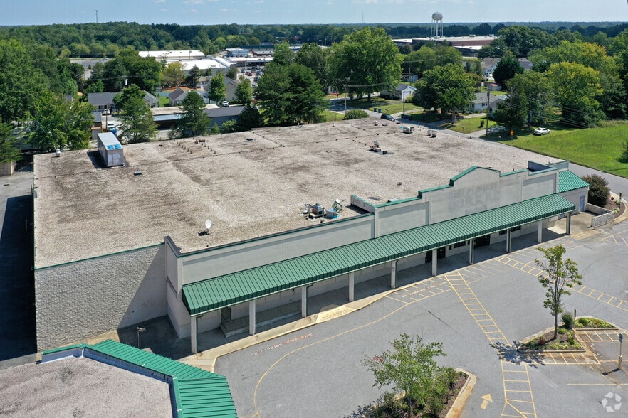 More Photos Of 535 Nelson St, Kernersville Unknown For Lease