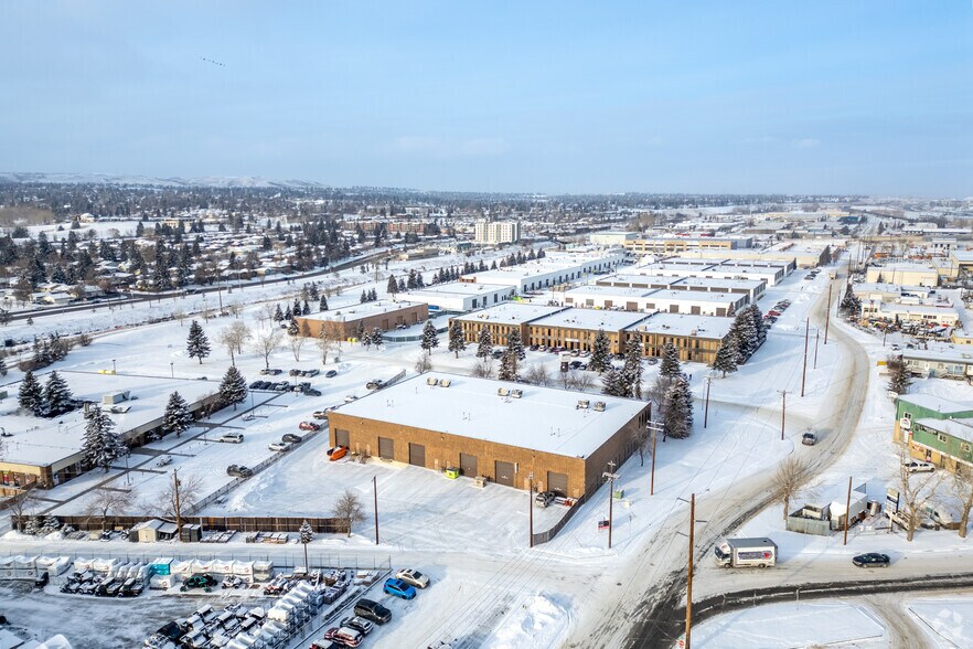 More Photos Of 655 42nd Ave NE, Calgary Warehouse For Lease