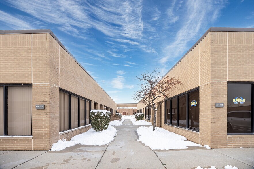 Primary Photo Of 304 Howard Ave, Des Plaines Light Distribution For Sale