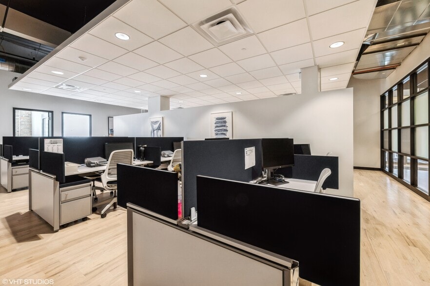 More Photos Of 1732-1734 W Hubbard St, Chicago Loft Creative Space For Lease