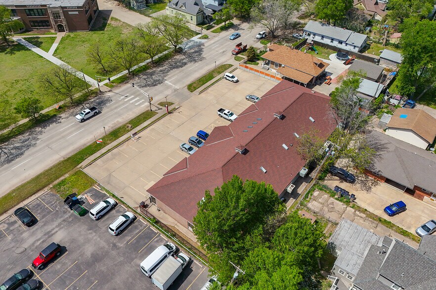 More Photos Of 1020 N Main St, Wichita Medical For Sale