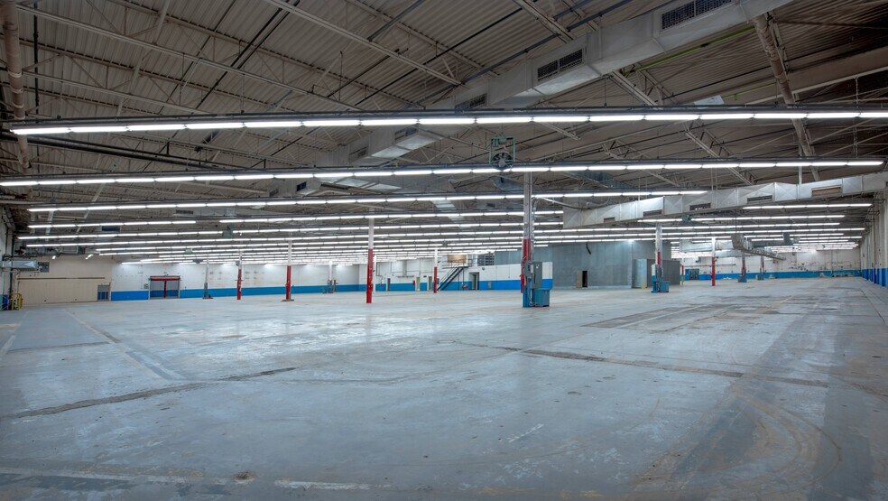 More Photos Of 2000 Overhead Bridge Rd NE, Cleveland Manufacturing For Sale