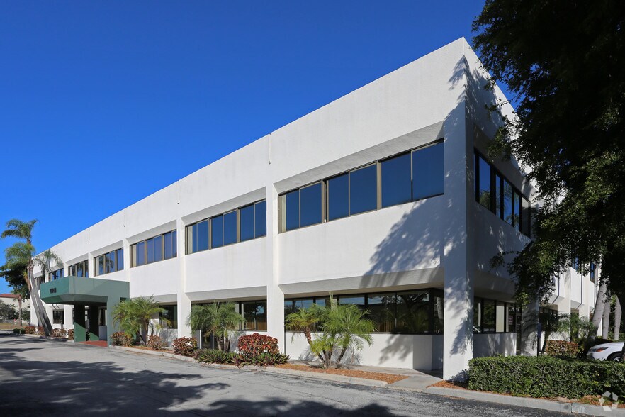 More Photos Of 7601 N Federal Hwy, Boca Raton Office For Lease
