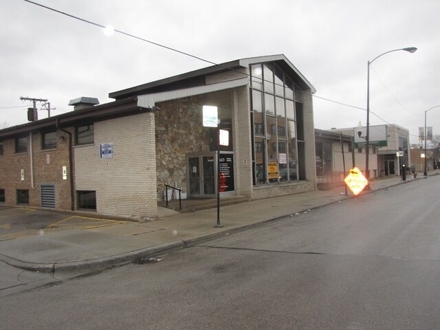 More Photos Of 6420 N California Ave, Chicago Coworking Space