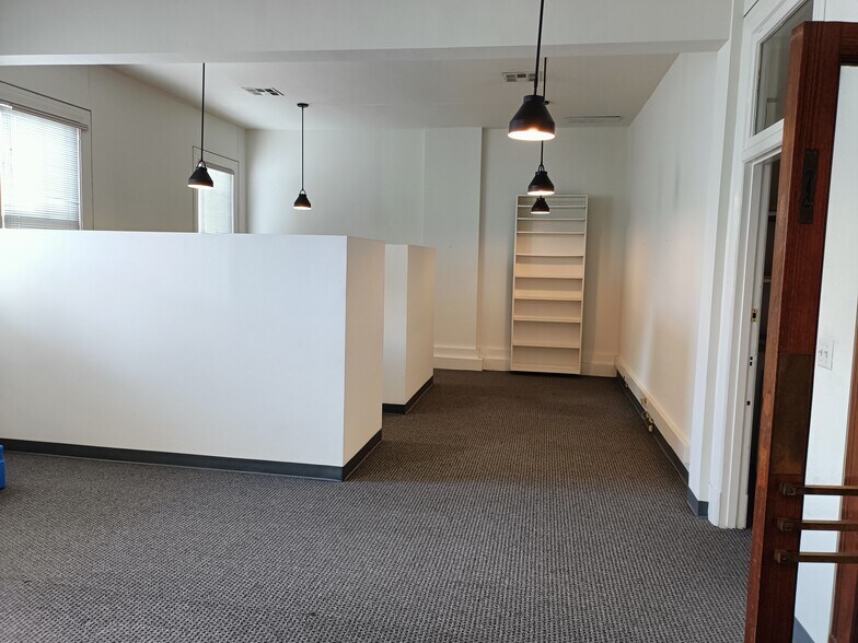 More Photos Of 26-38 S Raymond Ave, Pasadena Storefront Retail Office For Lease