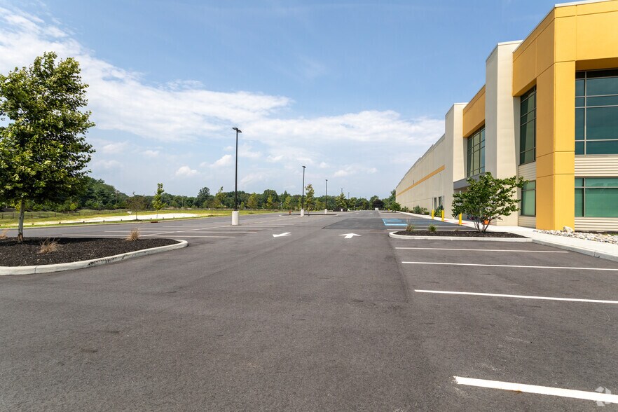 More Photos Of 4259 US-130, Edgewater Park Distribution For Lease