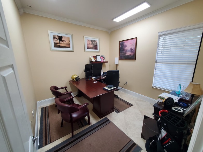 More Photos Of 2429 Manatee Ave E, Bradenton Medical For Lease