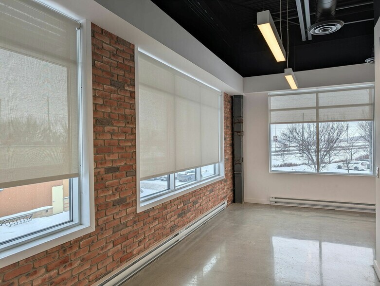 More Photos Of 4100-4120 Strandherd Dr, Ottawa Storefront Retail Office For Lease
