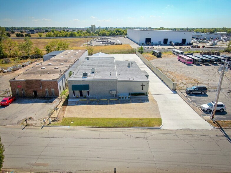 More Photos Of 1109 E Memphis St, Broken Arrow Religious Facility For Lease