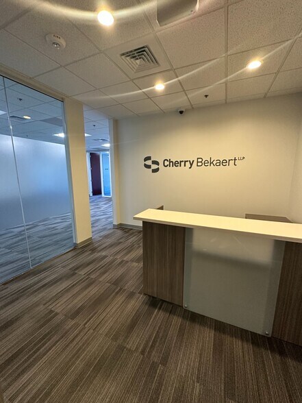 More Photos Of 6806 Paragon Pl, Richmond Office For Lease