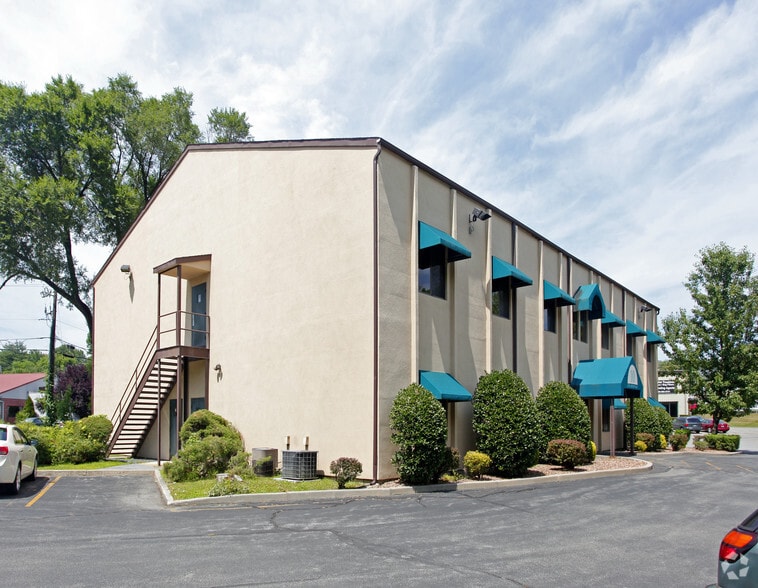 More Photos Of 10 Little Britain Rd, Newburgh Medical For Lease