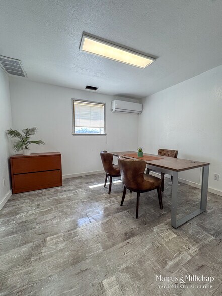 More Photos Of 209 Tradesmen Dr, Hutto Warehouse For Sale