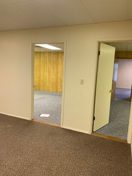 More Photos Of 817 Kilbourne St, Bellevue Medical For Lease