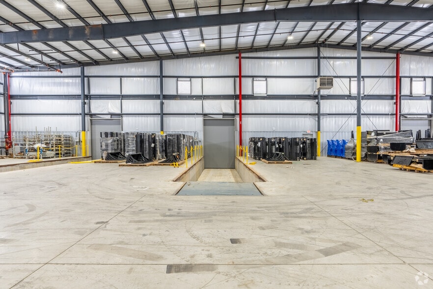 More Photos Of 3000 20th St NE, Cleveland Unknown For Lease