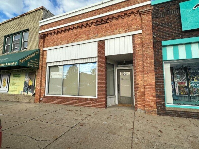More Photos Of 214 S Michigan Ave, Howell Storefront For Lease