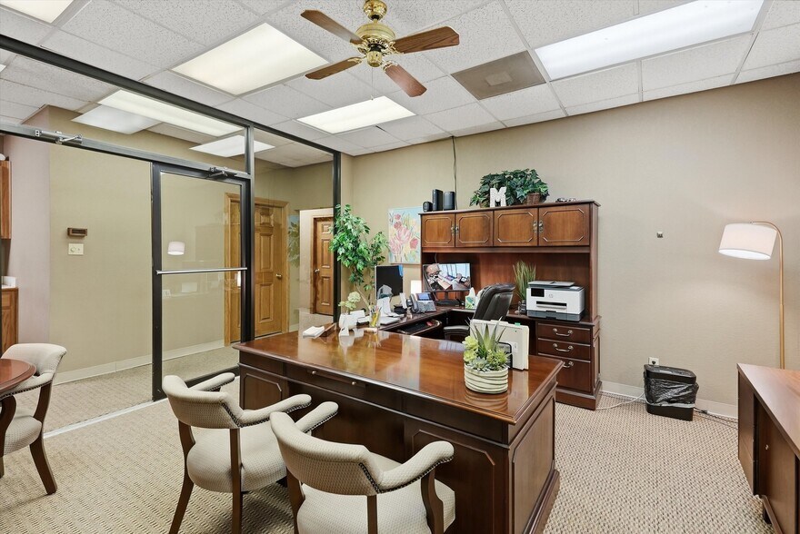 More Photos Of 3405 E Highway 377, Granbury Office For Sale