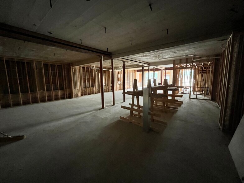 More Photos Of 311 S Locust St, Denton Freestanding For Lease