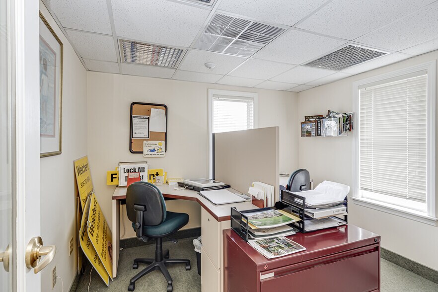 More Photos Of 221 S Main St, Flemington Office For Sale