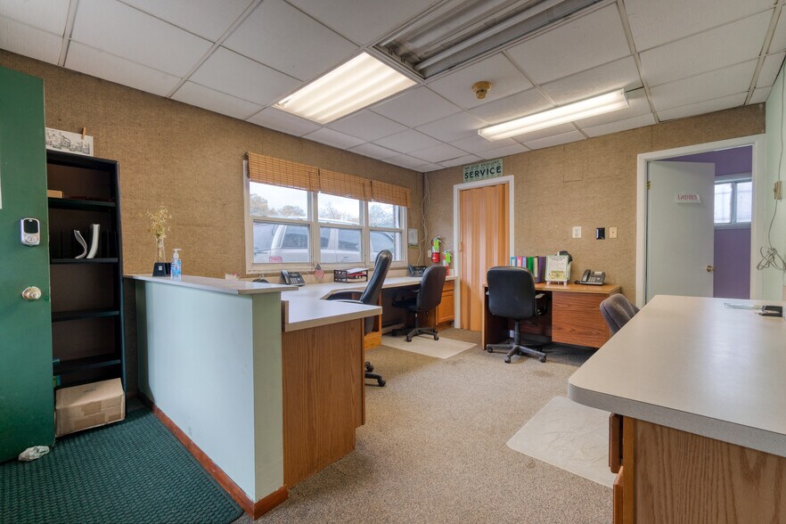 More Photos Of 192 Mayo Rd, Edgewater Light Manufacturing For Sale