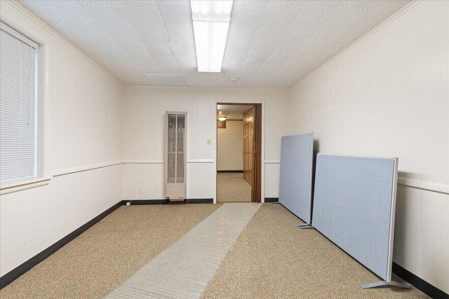 More Photos Of 127 Pearl St, Council Bluffs Office For Lease