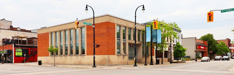 More Photos Of 899 2nd Av E, Owen Sound Bank For Sale