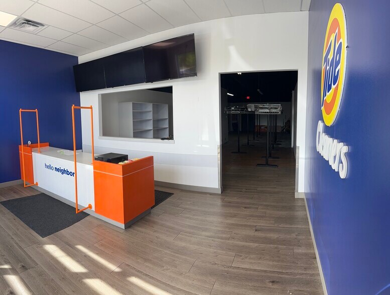 More Photos Of 3571 S Tower Rd, Aurora Storefront For Lease