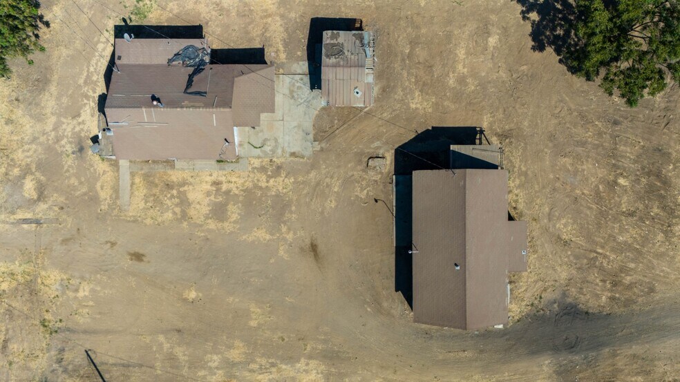 More Photos Of 1250 E Childs Ave, Merced Auto Salvage Facility For Sale