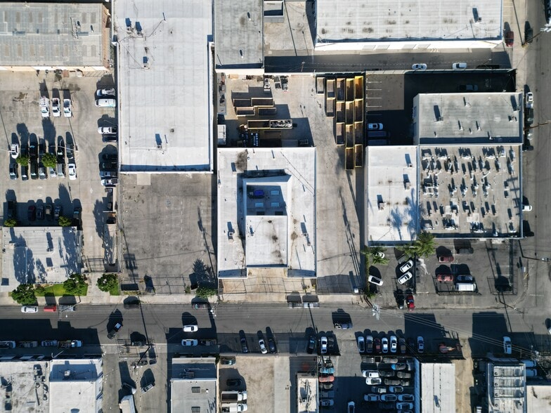 More Photos Of 7737-7741 Burnet Ave, Van Nuys Warehouse For Sale