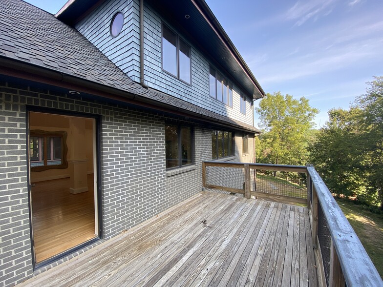 More Photos Of 2150 Alpine Pl, Cincinnati Office Residential For Sale